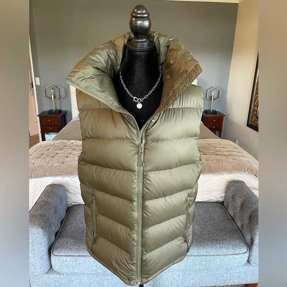 NWT Tilley Expedition Vest - Picture 3 of 16